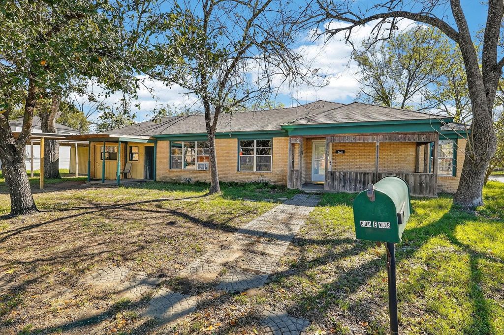 600 E William J Bryan Parkway, Bryan, TX 77803