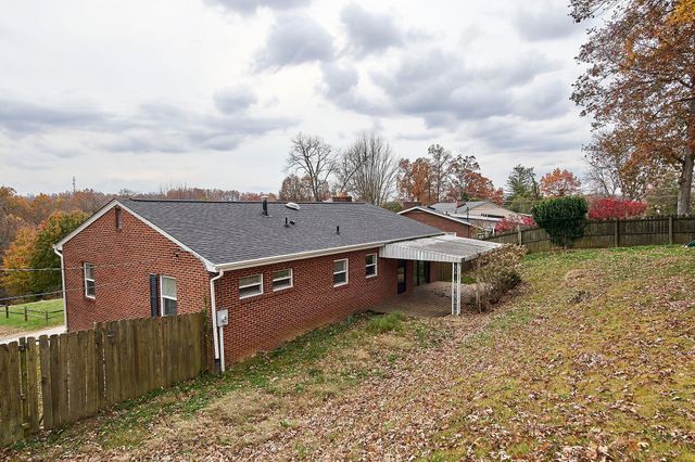 121 Honeysuckle Lane, Huntington, WV 25701