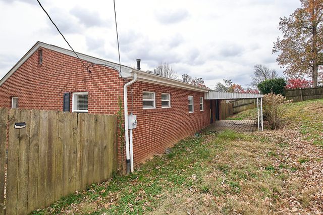 121 Honeysuckle Lane, Huntington, WV 25701