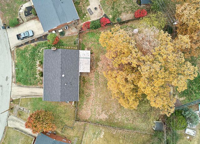 121 Honeysuckle Lane, Huntington, WV 25701