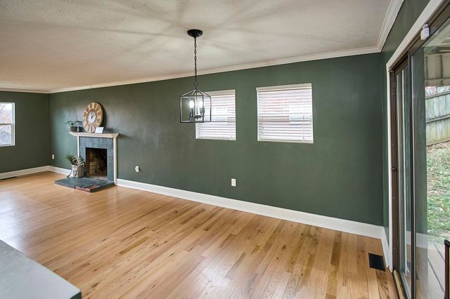 121 Honeysuckle Lane, Huntington, WV 25701