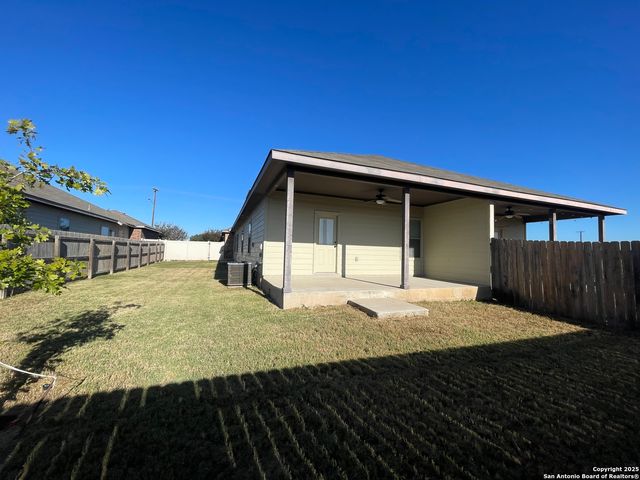 758 saengerhalle, New Braunfels, TX 78130