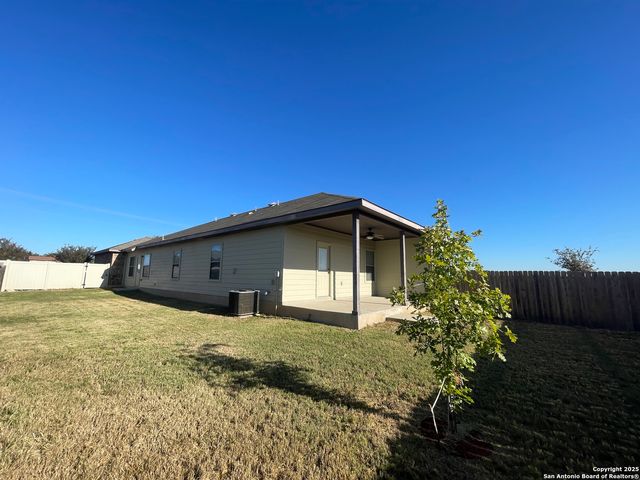 758 saengerhalle, New Braunfels, TX 78130