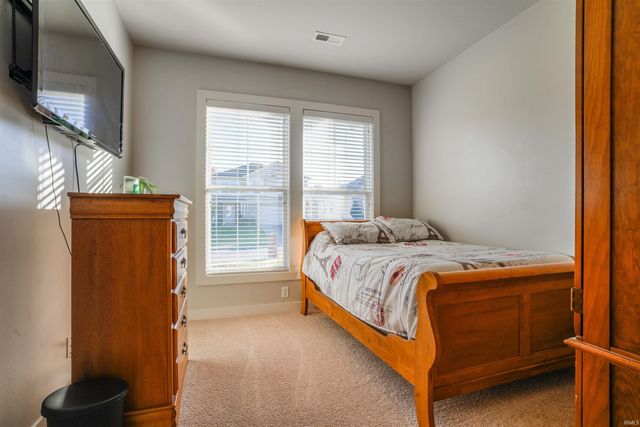836 Groveview Court, Evansville, IN 47711
