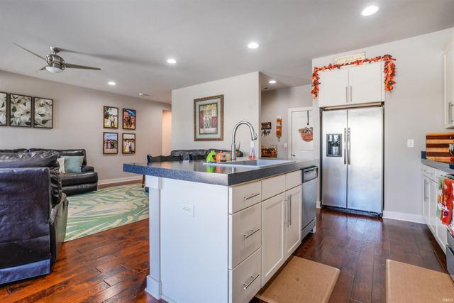 836 Groveview Court, Evansville, IN 47711