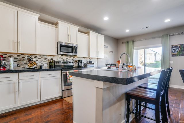 836 Groveview Court, Evansville, IN 47711