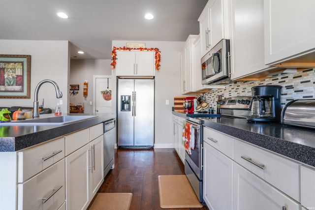 836 Groveview Court, Evansville, IN 47711