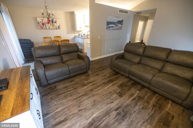 5107 148th Street W, Apple Valley, MN 55124