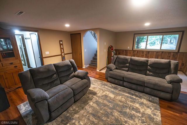 5107 148th Street W, Apple Valley, MN 55124