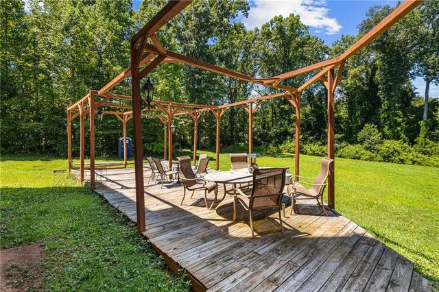 209 Kingscastle Drive, Ellenwood, GA 30294