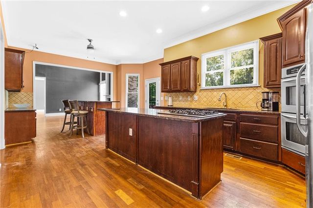 209 Kingscastle Drive, Ellenwood, GA 30294