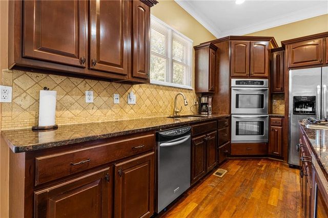 209 Kingscastle Drive, Ellenwood, GA 30294