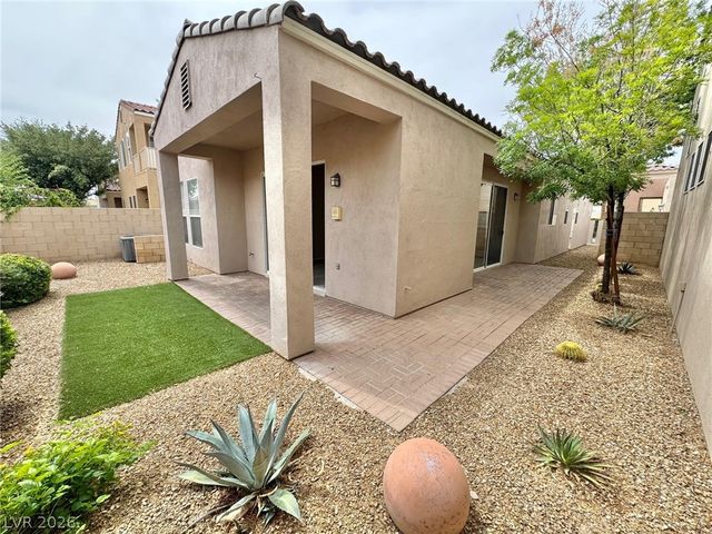 9172 Long Island Street, Las Vegas, NV 89123
