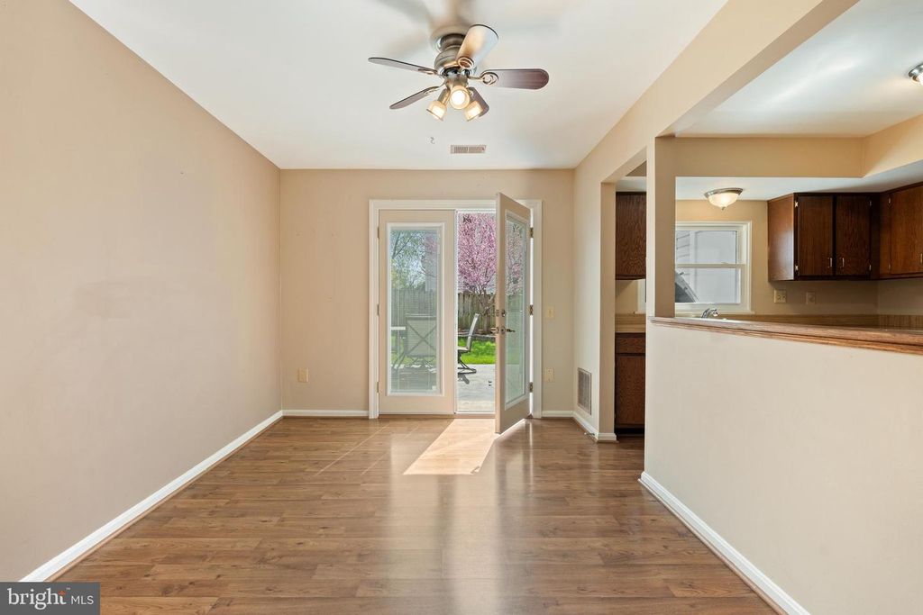 Image 11 of property listing at 5757 SUNSET VIEW LN, Frederick, MD 21703