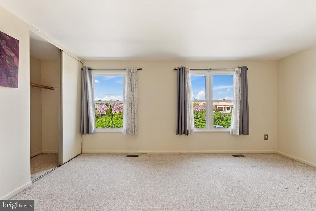 Image 17 of property listing at 5757 SUNSET VIEW LN, Frederick, MD 21703