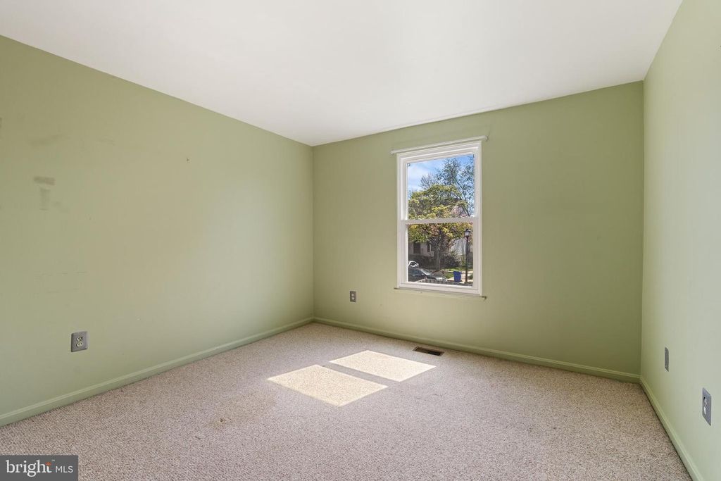 Image 18 of property listing at 5757 SUNSET VIEW LN, Frederick, MD 21703