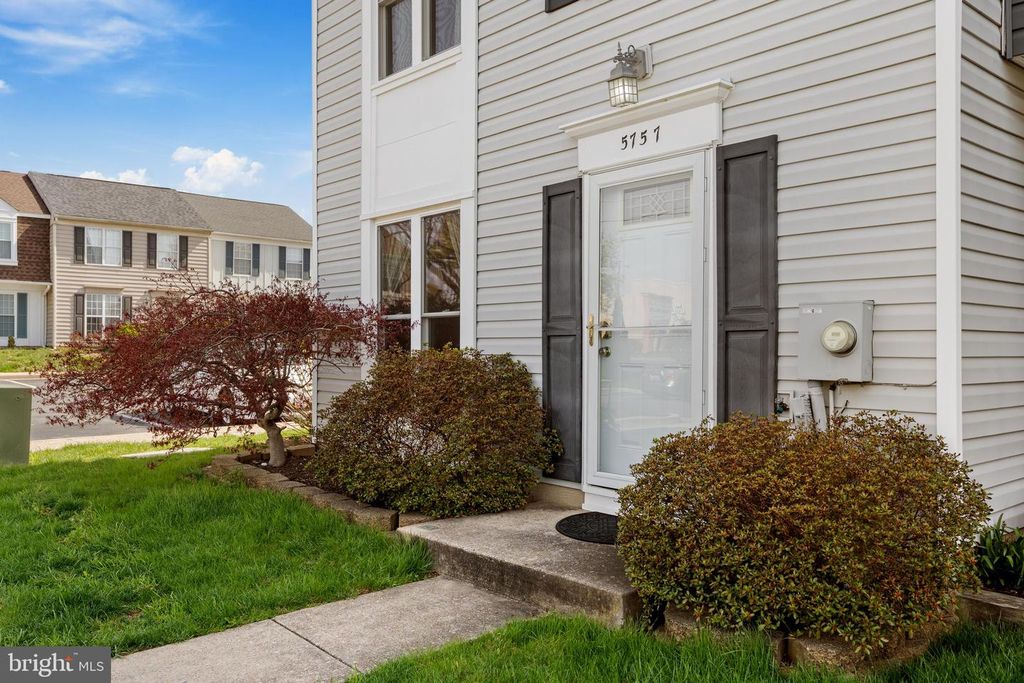 Image 2 of property listing at 5757 SUNSET VIEW LN, Frederick, MD 21703