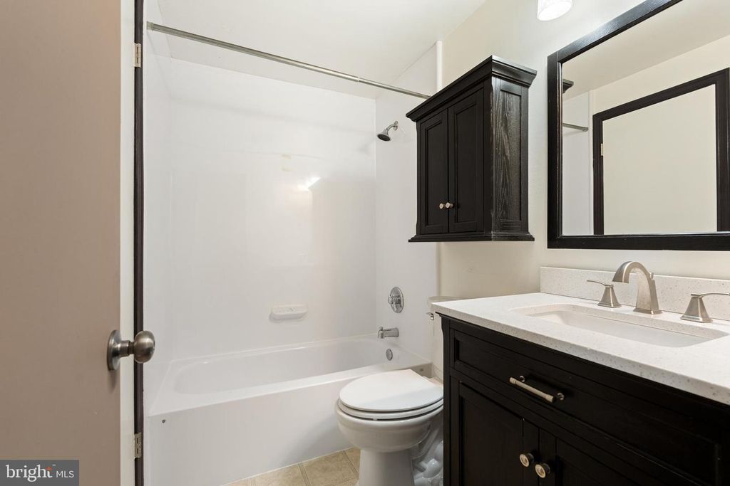 Image 20 of property listing at 5757 SUNSET VIEW LN, Frederick, MD 21703