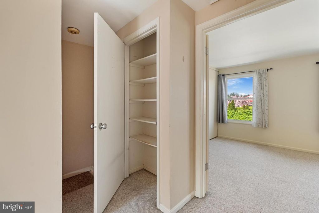 Image 22 of property listing at 5757 SUNSET VIEW LN, Frederick, MD 21703