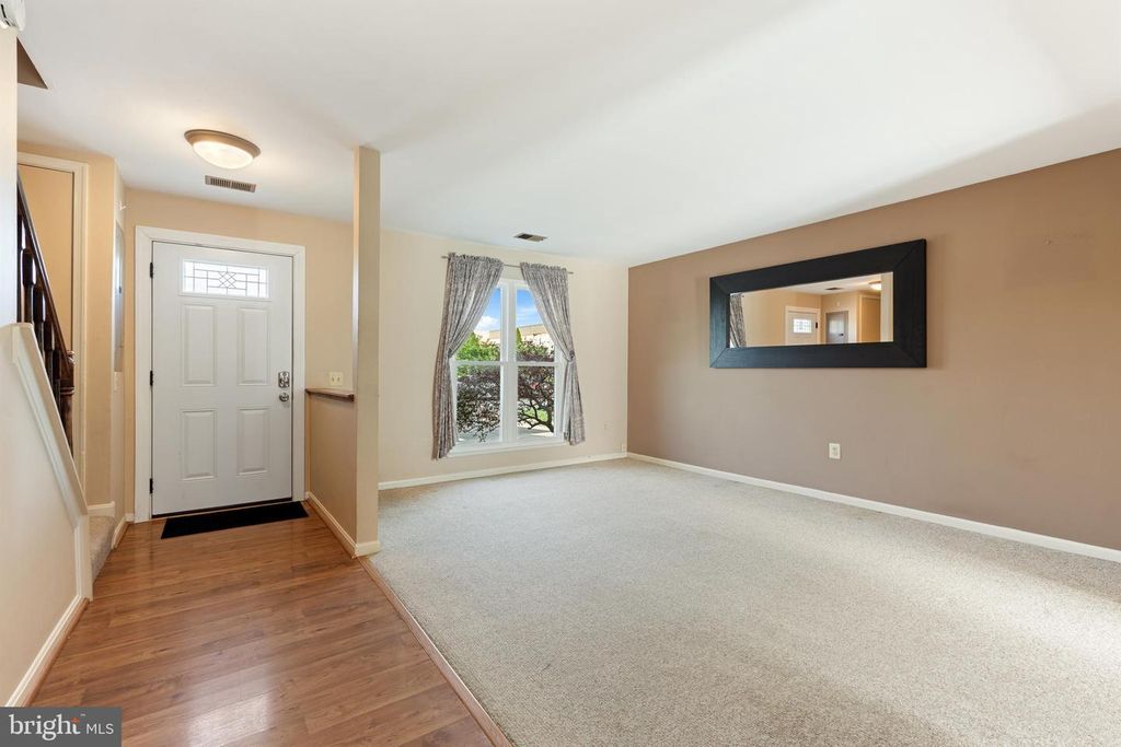 Image 3 of property listing at 5757 SUNSET VIEW LN, Frederick, MD 21703