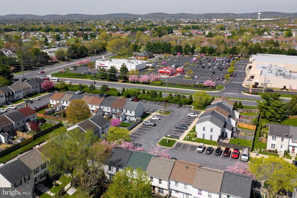 Image 30 of property listing at 5757 SUNSET VIEW LN, Frederick, MD 21703