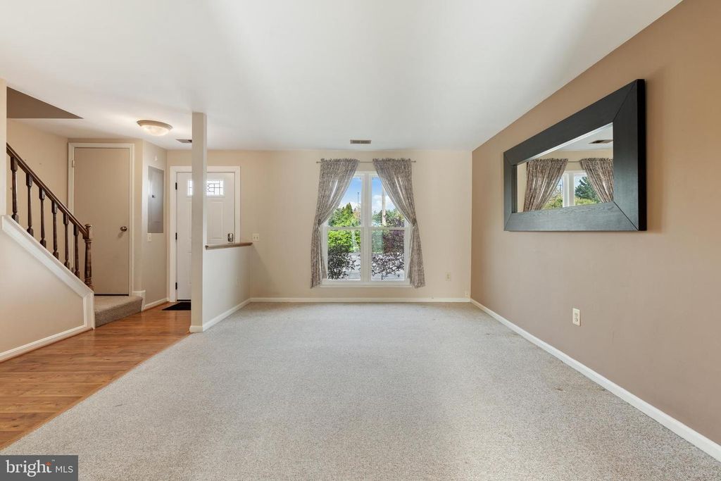 Image 5 of property listing at 5757 SUNSET VIEW LN, Frederick, MD 21703