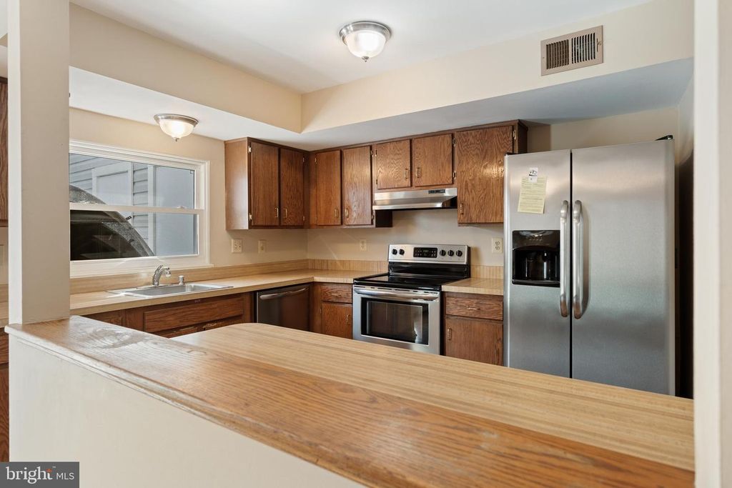 Image 7 of property listing at 5757 SUNSET VIEW LN, Frederick, MD 21703