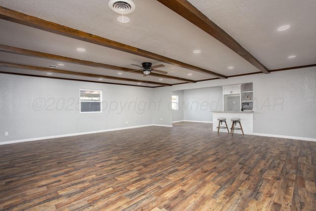 2701 Comanche Trail, Pampa, TX 79065