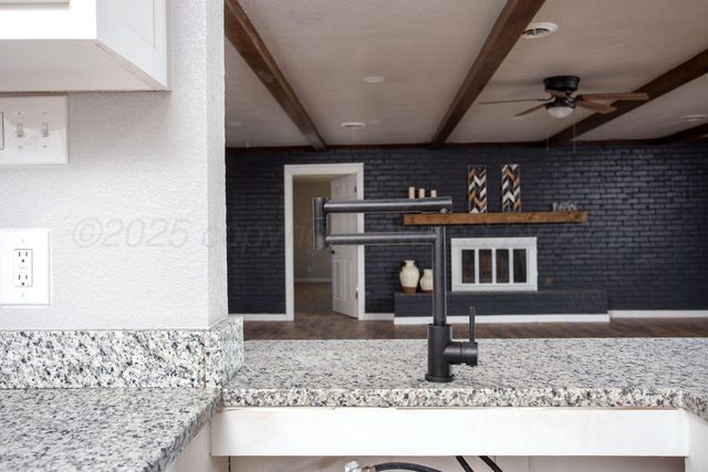 2701 Comanche Trail, Pampa, TX 79065