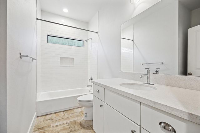 904 James Street, Houston, TX 77009
