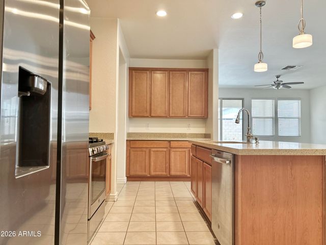 10622 E WAVELENGTH Avenue, Mesa, AZ 85212
