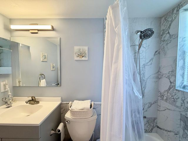 228 Canterbury J, West Palm Beach, FL 33417