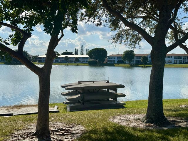 228 Canterbury J, West Palm Beach, FL 33417