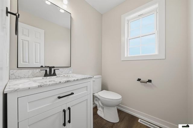 10831 N 136th Street, Waverly, NE 68462