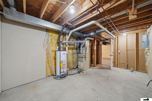 10831 N 136th Street, Waverly, NE 68462