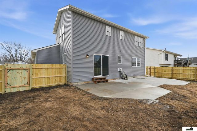 10831 N 136th Street, Waverly, NE 68462