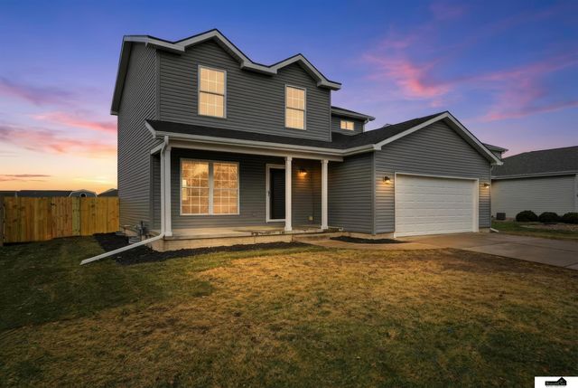 10831 N 136th Street, Waverly, NE 68462