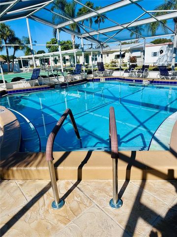 7901 40TH AVENUE N 32, St Petersburg, FL 33709