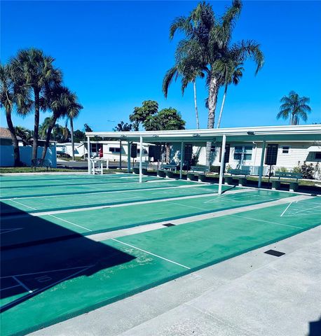 7901 40TH AVENUE N 32, St Petersburg, FL 33709