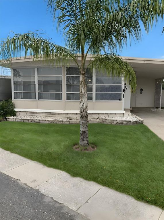 7901 40TH AVENUE N 32, St Petersburg, FL 33709