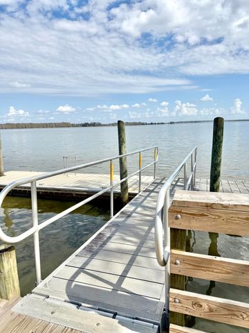 648 Stumphole Road, Elloree, SC 29047