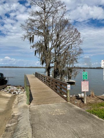 648 Stumphole Road, Elloree, SC 29047