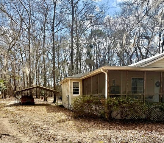 648 Stumphole Road, Elloree, SC 29047