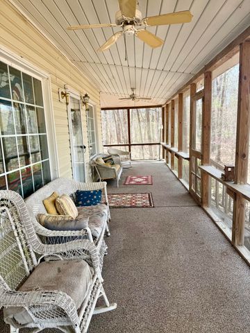 648 Stumphole Road, Elloree, SC 29047
