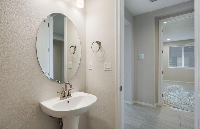 572 Amatista Loop SE, Rio Rancho, NM 87124