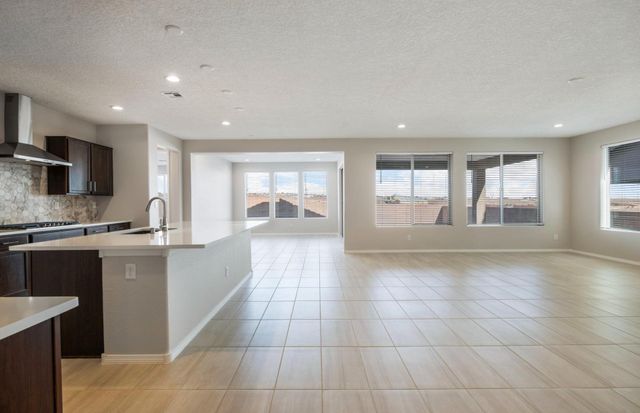 572 Amatista Loop SE, Rio Rancho, NM 87124