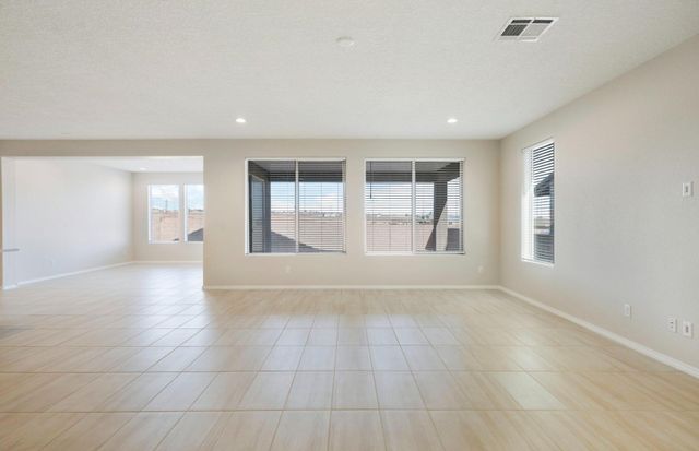 572 Amatista Loop SE, Rio Rancho, NM 87124