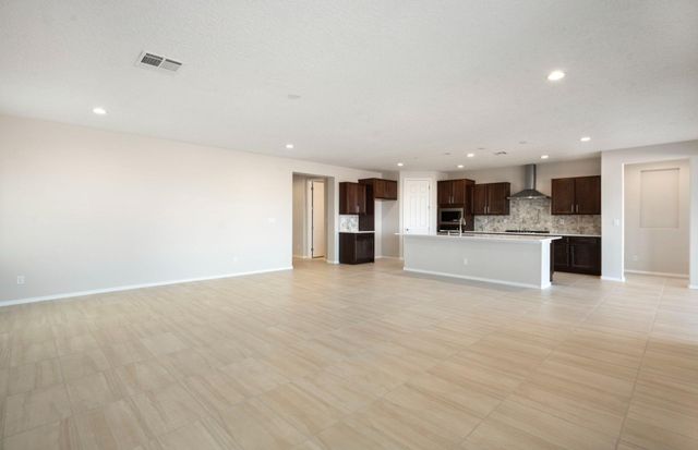 572 Amatista Loop SE, Rio Rancho, NM 87124