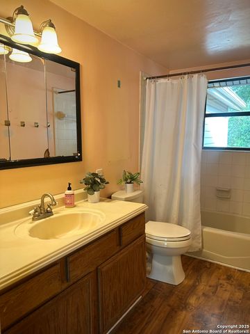 216 Bobbies, Balcones Heights, TX 78201