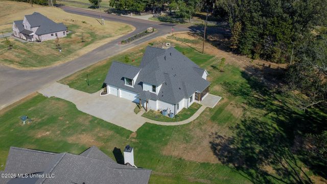 124 Oakworth Drive, Hernando, MS 38632